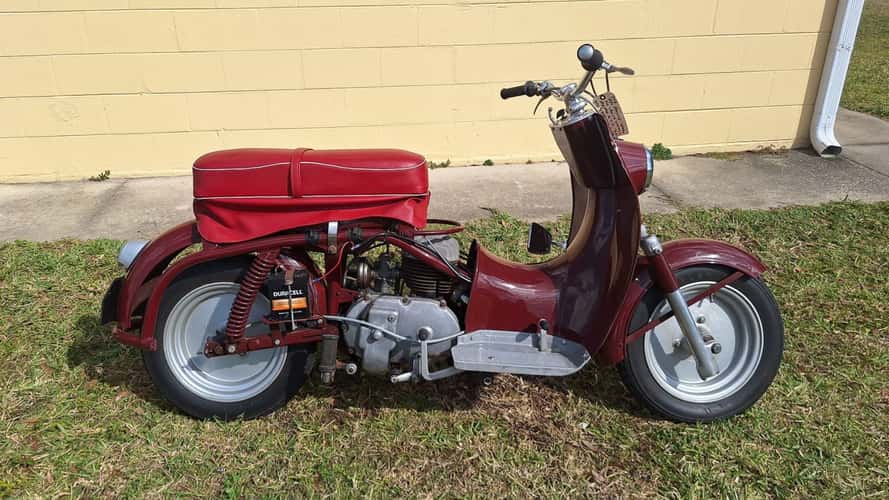 Naked Bikes Are a Thing, But Here's Why Naked Scooters Aren't